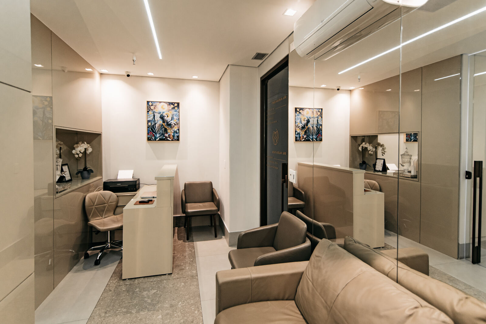 Recepção e sala de espera da clínica ORIS